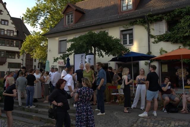 BZ-Pop-up-Redaktion am Schlossberg startet mit Brezeln, Apro und Gesprchen