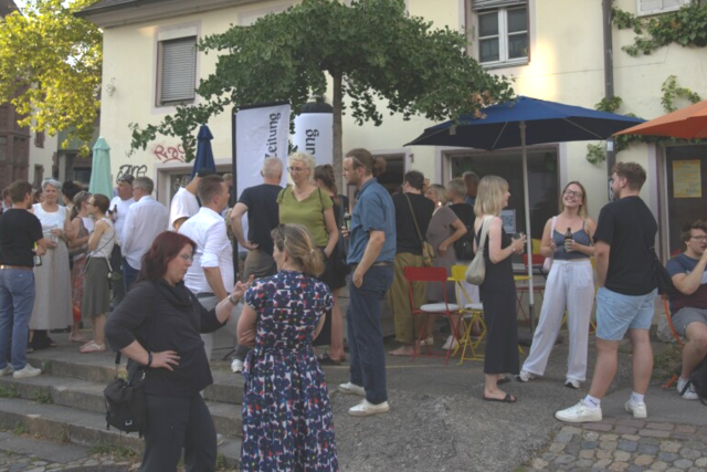 BZ-Pop-up-Redaktion am Schlossberg startet mit Brezeln, Apro und Gesprchen