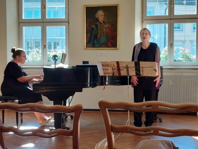 Anna Panagopoulos und Dorothea Rieger im Brgersaal des Alten Rathauses  | Foto: Christiane Franz