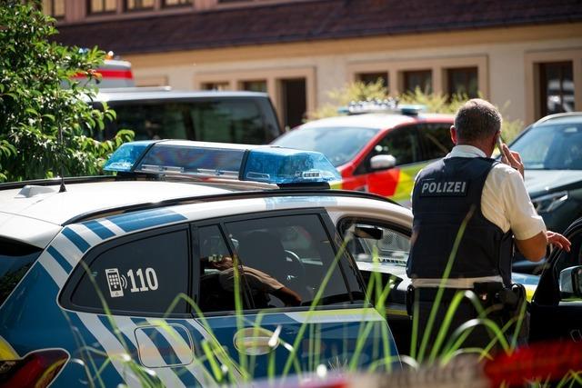 Mann sticht Kollegen am Arbeitsplatz nieder - eine Tote
