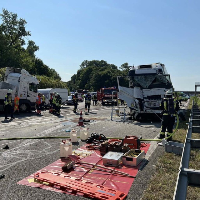 Unfall am Autobahndreieck Weil am Rhein  | Foto: Freiwillige Feuerwehr Lrrach