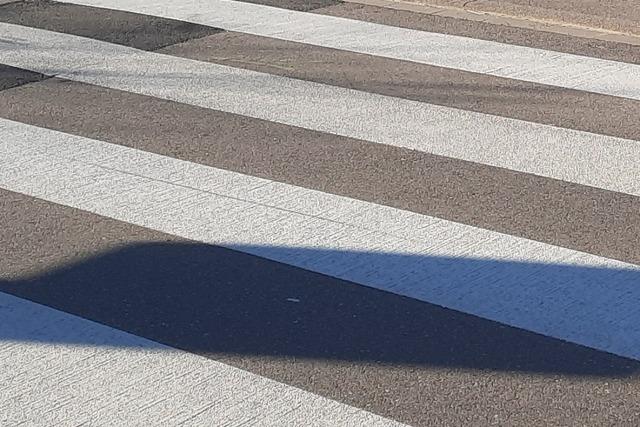 Zwlfjhriger wird in Neustadt auf einem berweg von Auto erfasst