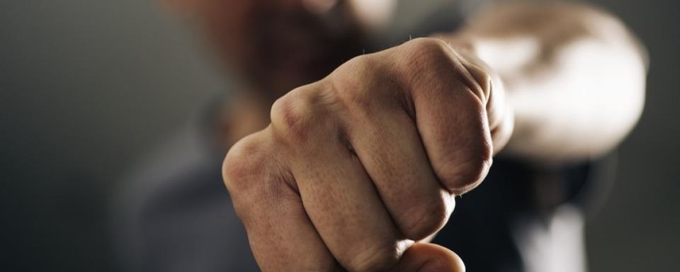 Drei Mnner  liefern sich  in Lahr  einen handfesten Disput
