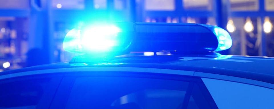 Unbekannter verursacht Unfall auf Parkplatz in Bad Sckingen und beschdigt Mazda