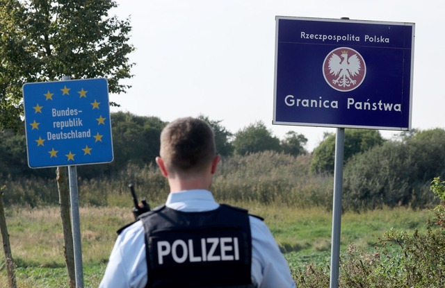 Der &Auml;rger &uuml;ber deutsche Kont...ontrollen einf&uuml;hren. (Archivbild)  | Foto: Bernd W&uuml;stneck/dpa