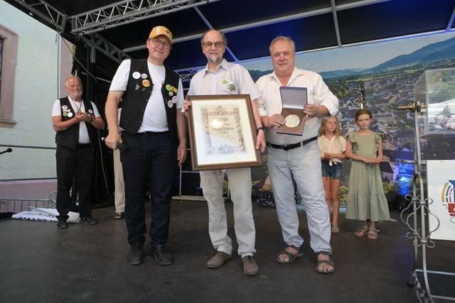 Orgelstiftung wrdigt Hubert Bleyer mit Verdienstorden