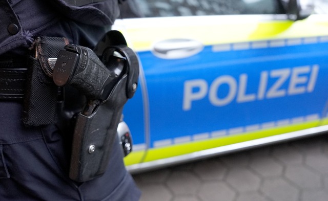 Zeugen hören einen Streit in Weis...das SEK wird eingeflogen. (Symbolbild) | Foto: Marcus Brandt/dpa Zeugen hören einen Streit in Weis...das SEK wird eingeflogen. (Symbolbild) | Foto: Marcus Brandt/dpa
