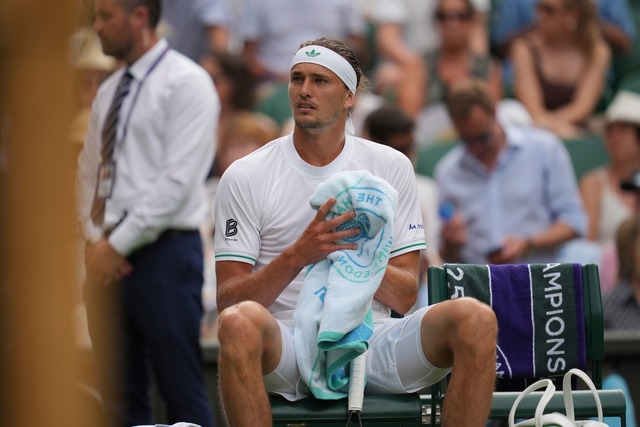 Alexander Zverev offenbarte mentale Probleme.  | Foto: Kin Cheung/AP/dpa