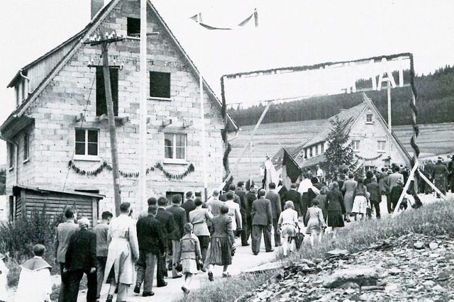 Neubaugebiet: Bei der Einweihung der R... (Neue Heimat) errichtet worden waren.  | Foto: Chronik Familienheim