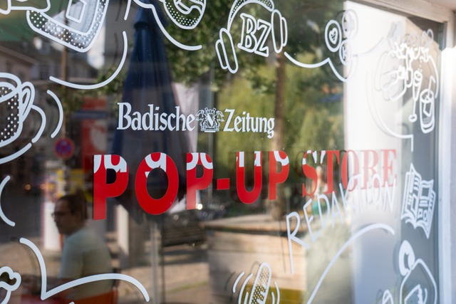 Die Badische Zeitung ist noch bis zum 9. Juli vor Ort im Pop-Up am Schwabentor.  | Foto: Philipp Kupfer