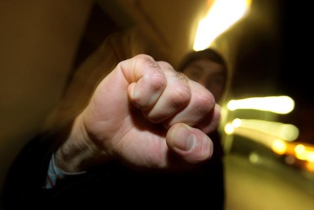Streit in Lahrer Supermarkt: 22-Jhriger soll 20-Jhrigen beleidigt und verletzt haben