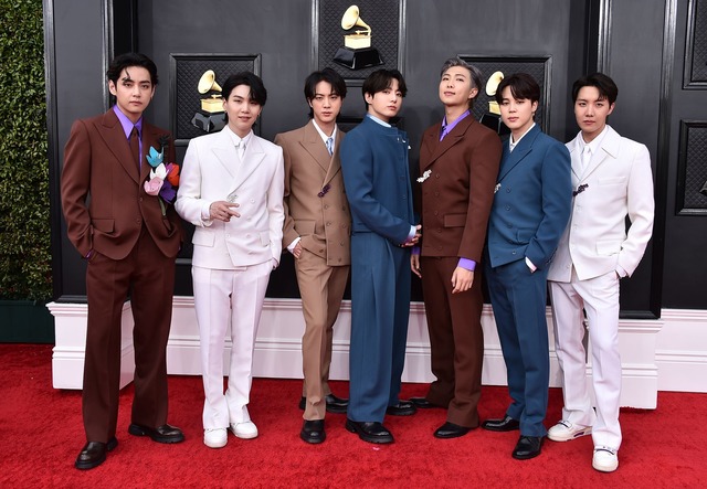 Ein Foto vor ihrer mehrj&auml;hrigen P...i den Grammy Awards 2022. (Archivbild)  | Foto: Jordan Strauss/Invision/AP/dpa