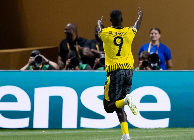 Serhou Guirassy schoss den BVB mit sei...pelpack ins Viertelfinale der Club-WM.  | Foto: Sven Hoppe/dpa