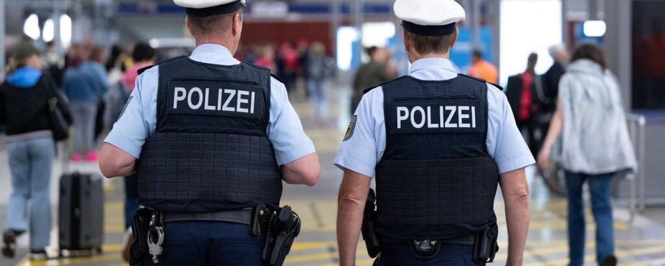 Person kommt Platzverweis nicht nach und leistet in Freiburg Widerstand