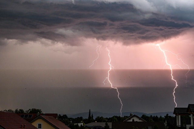 Gewitter (Symbolbild)  | Foto: Armin Weigel (dpa)