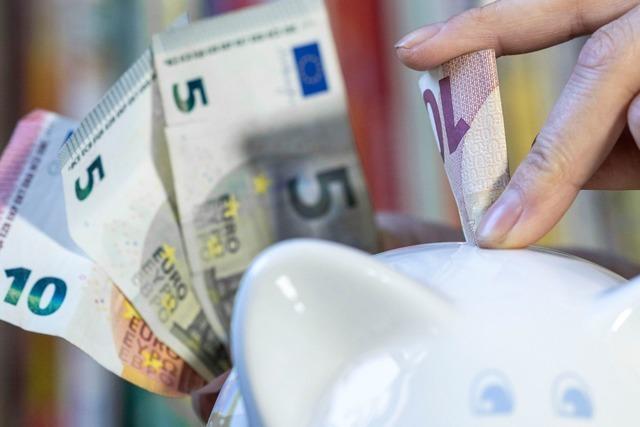 Bankkonto, Aktien, Spardose - Wie Eltern für Kinder sparen