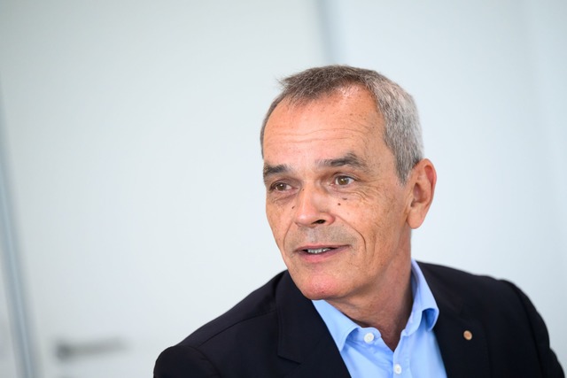 Expert-Vorstand M&uuml;ller treibt die...igitalisierung des Unternehmens voran.  | Foto: Julian Stratenschulte/dpa