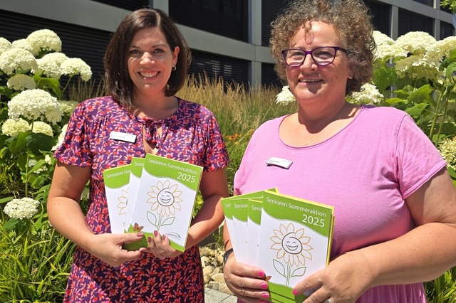 Christine Krauth (r.), Abteilungsleite...rensommeraktion 2025 aufgelistet sind. | Foto: Stadtverwaltung Weil am Rhein/ Bähr Christine Krauth (r.), Abteilungsleite...rensommeraktion 2025 aufgelistet sind. | Foto: Stadtverwaltung Weil am Rhein/ Bähr