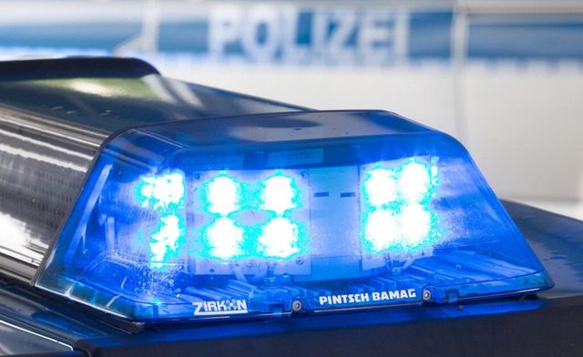 Splitt in einer Kurve fhrte zu einem Motorradunfall bei Bernau (Symbolbild).  | Foto: Friso Gentsch (dpa)