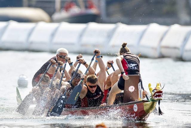 Der deutsche Meister Aaron Ksinger ber Drachenboote: "Da hocken zwei Tonnen drin"