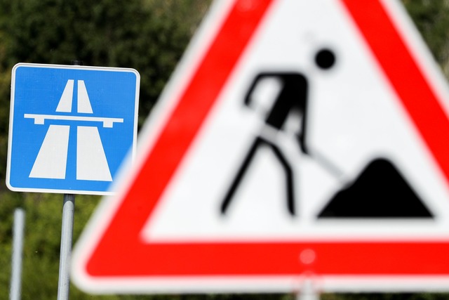 Auf der A8 bei Pforzheim kommt es zu einer Vollsperrung. (Symbolbild) | Foto: Jan Woitas/dpa-Zentralbild/dpa Auf der A8 bei Pforzheim kommt es zu einer Vollsperrung. (Symbolbild) | Foto: Jan Woitas/dpa-Zentralbild/dpa