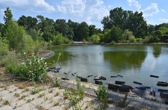 Das alte Westbad-Außenbecken bleibt vorerst unangetastet. | Foto: Michael Bamberger Das alte Westbad-Außenbecken bleibt vorerst unangetastet. | Foto: Michael Bamberger