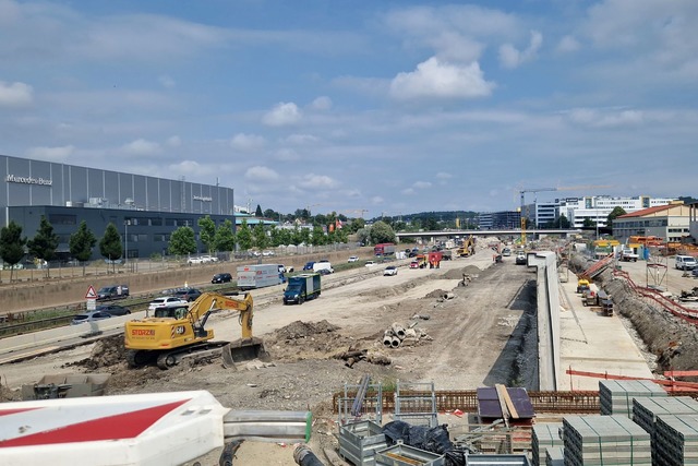 Auf der Baustelle der A81 ist eine Fliegerbombe gefunden worden.  | Foto: Dettenmeyer/SDMG/dpa