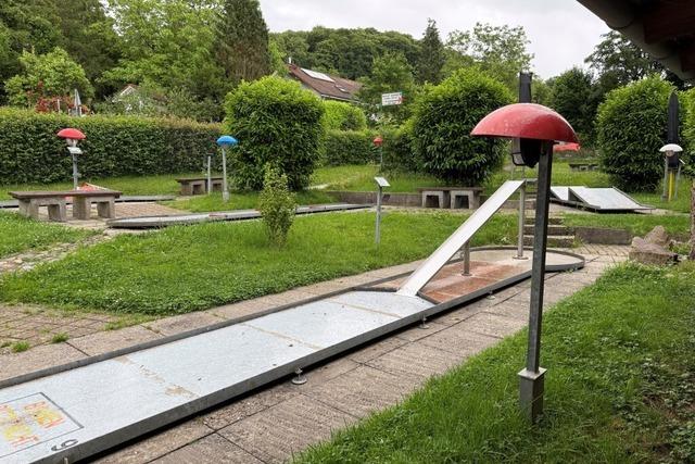 Minigolf kann jeder? Von wegen! Bahngolferin Brigitte Wamer aus Inzlingen erklrt, wie es geht