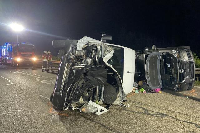 Unfall auf A5 bei Freiburg mit acht Verletzten – siebenkpfige Familie wollte in den Urlaub fahren