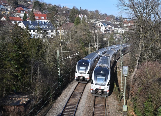 Die Gäubahn verbindet Stuttgart m...tembergs und der Schweiz. (Archivbild) | Foto: Bernd Weißbrod/dpa Die Gäubahn verbindet Stuttgart m...tembergs und der Schweiz. (Archivbild) | Foto: Bernd Weißbrod/dpa