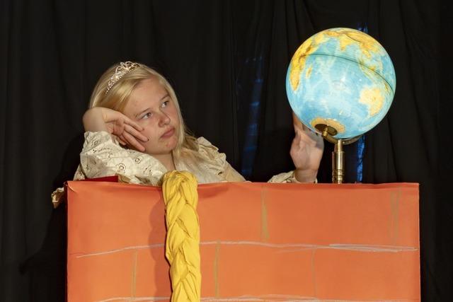 Die Theater-AG der Tüllinger Höhe bringt eine eigene Version von Rapunzel auf die Bühne