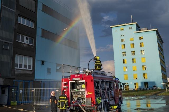 Fr den Ernstfall proben: Gemeinsame bung der Feuerwehren bei BASF in Grenzach