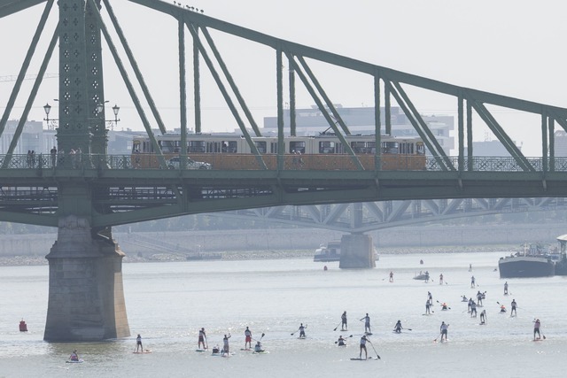 In Budapest ist das Schwimmen in der Donau punktuell m&ouml;glich. (Archivbild)  | Foto: Attila Volgyi/XinHua/dpa