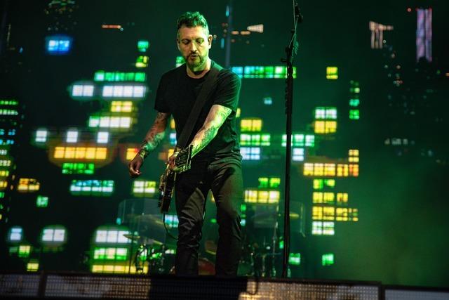 Snow Patrol berhrt auch die Menschen in der letzten Reihe bei "Pinot and Rock" in Breisach