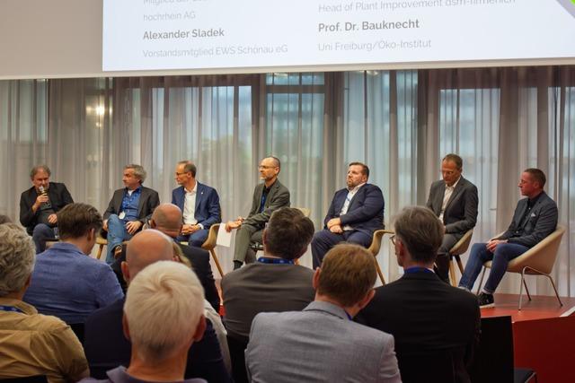 Akteure aus Politik und Industrie am Hochrhein diskutieren die Energiewende