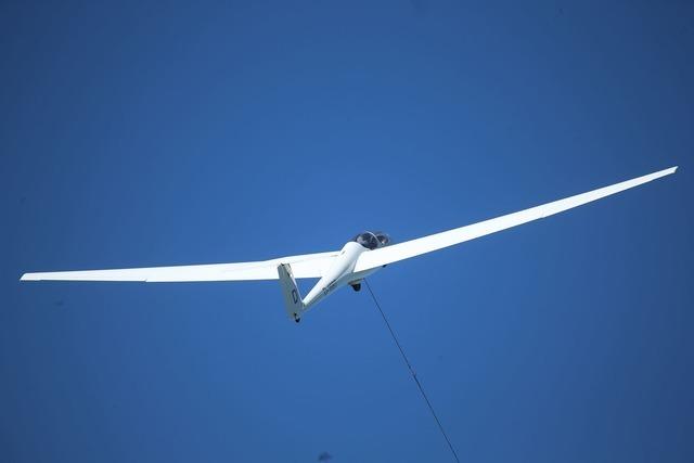 Segelflugzeug stürzt bei Start ab – Pilot stirbt