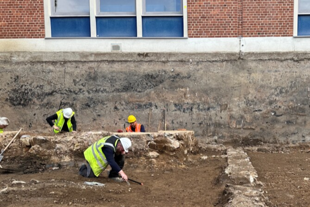 Archologie mitten in Freiburg: Nrdlich der Altstadt kommt die mittelalterliche Neuburg zu Tage