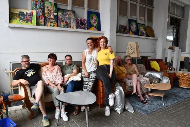 Bhneli-Theater finanziert mit einem Flohmarkt seinen Umzug – Freude trifft auf Wehmut