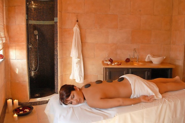 Das Hotel Santa Isabel im Europa-Park ...nen stilvollen Pool- und Saunabereich.  | Foto: Europa-Park