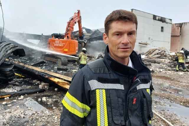 Gro�brand in Freiburg-Hochdorf: So erlebte Freiburgs k�nftiger Feuerwehrkommandant seinen ersten Arbeitstag im Flammenmeer