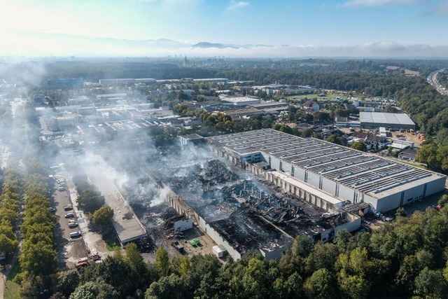 So unterschiedlich trifft der Gro�brand in Freiburg-Hochdorf die Firmen auf dem Areal