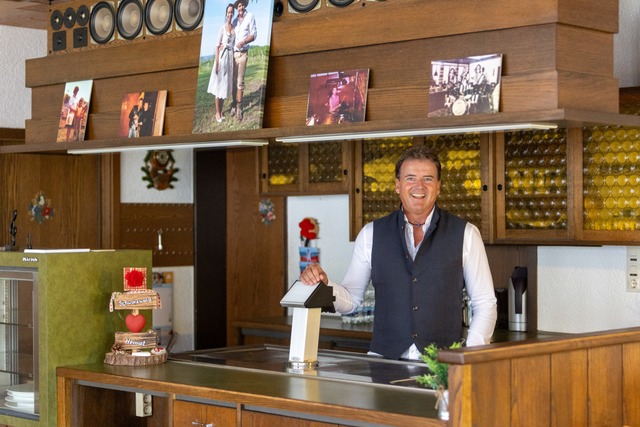 Das Schlagercaf ist ein Reiner-Kirste...anchmal darf es einfach nur bunt sein.  | Foto: Patrik Mller