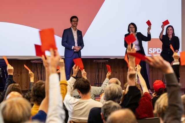 Bei der Freiburger OB-Wahl deutet sich ein Zweikampf an &ndash; wohl am 26. April 2026