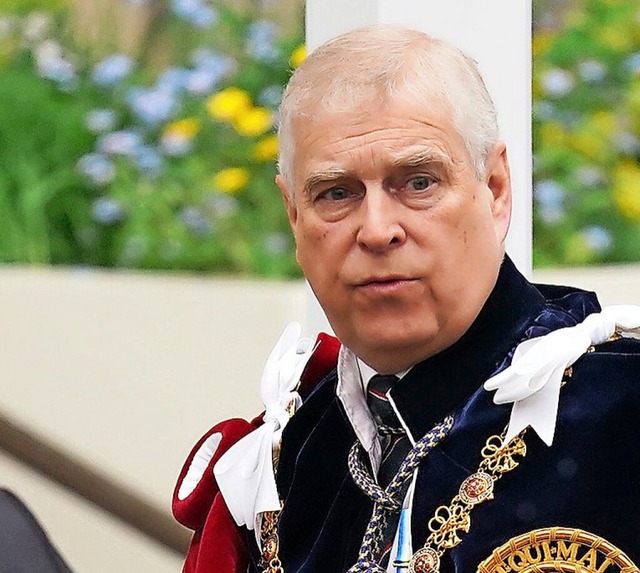 Verlorene Ehre: Prinz Andrew muss sein...st damit lngst nicht abgeschlossen.   | Foto: Jacob King/ap