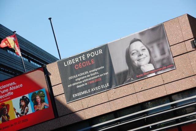 Plakate in Straburg fordern die Freilassung von Ccile Kohler