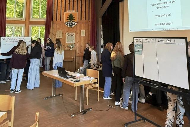 Politiktag mit Schlern aus der Gemeinde