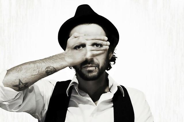 Liedermacher Aljosha Konter ldt zur Matine in den Storchenhof Teningen