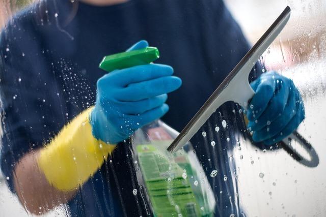 March vergibt Gebäudereinigung neu - das soll mindestens 200.000 Euro jährlich einsparen March vergibt Gebäudereinigung neu - das soll mindestens 200.000 Euro jährlich einsparen