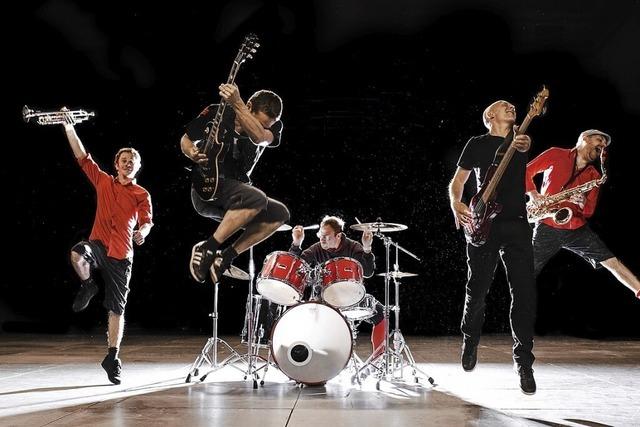 Im Spitalkeller Offenburg gibt es eine Rock'n'Roll und Punk Live Show der französischen Band Outrage. Im Spitalkeller Offenburg gibt es eine Rock'n'Roll und Punk Live Show der französischen Band Outrage.