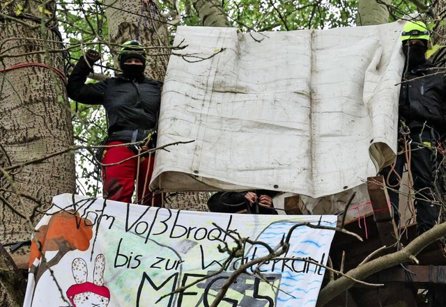 Doch kein neues Wohngebiet: In Kiel-Ho...erkauf des Geländes an die Bundeswehr.  | Foto: Frank Molter/dpa  Doch kein neues Wohngebiet: In Kiel-Ho...erkauf des Geländes an die Bundeswehr.  | Foto: Frank Molter/dpa
